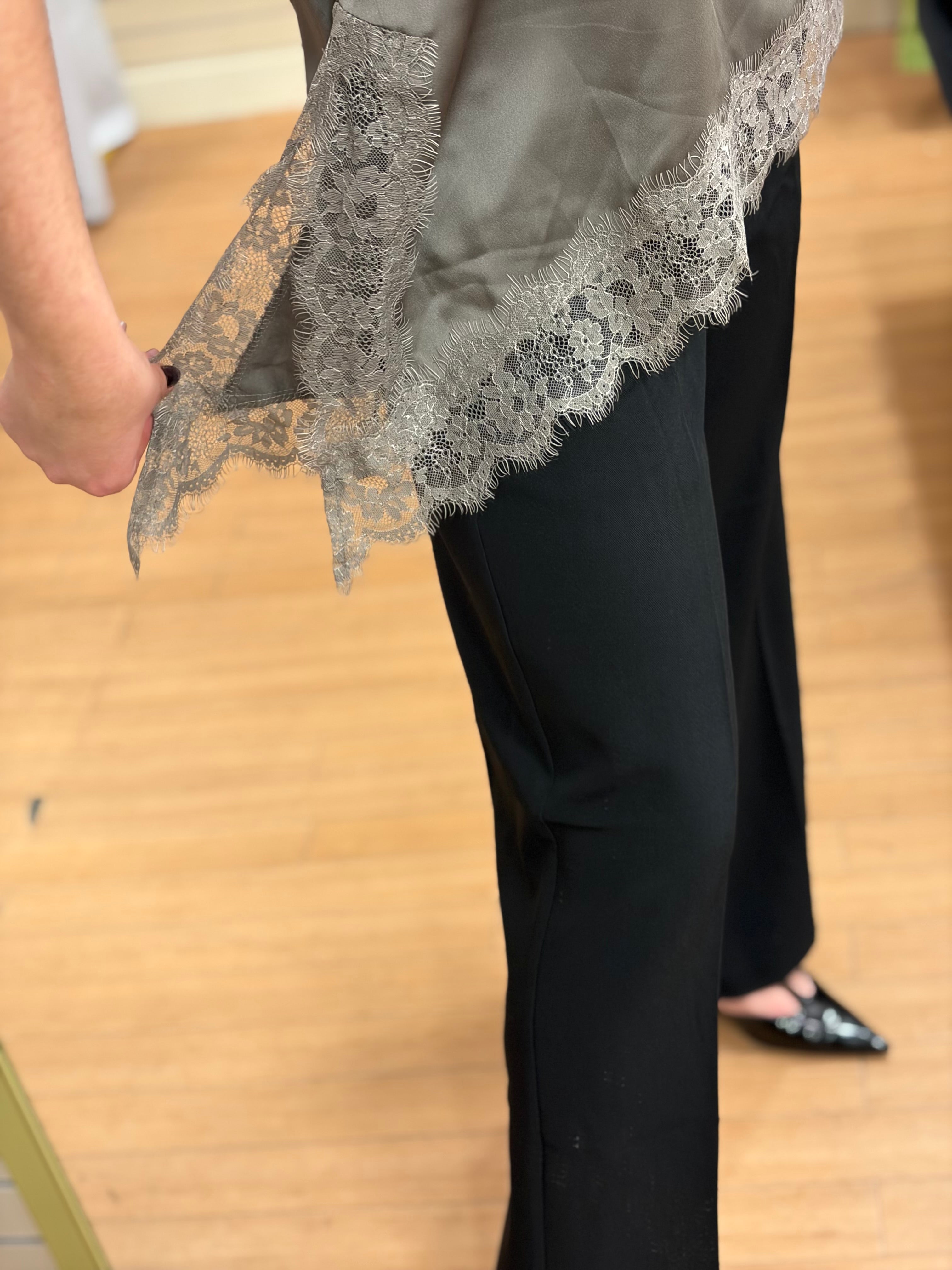 Top satiné asymétrique