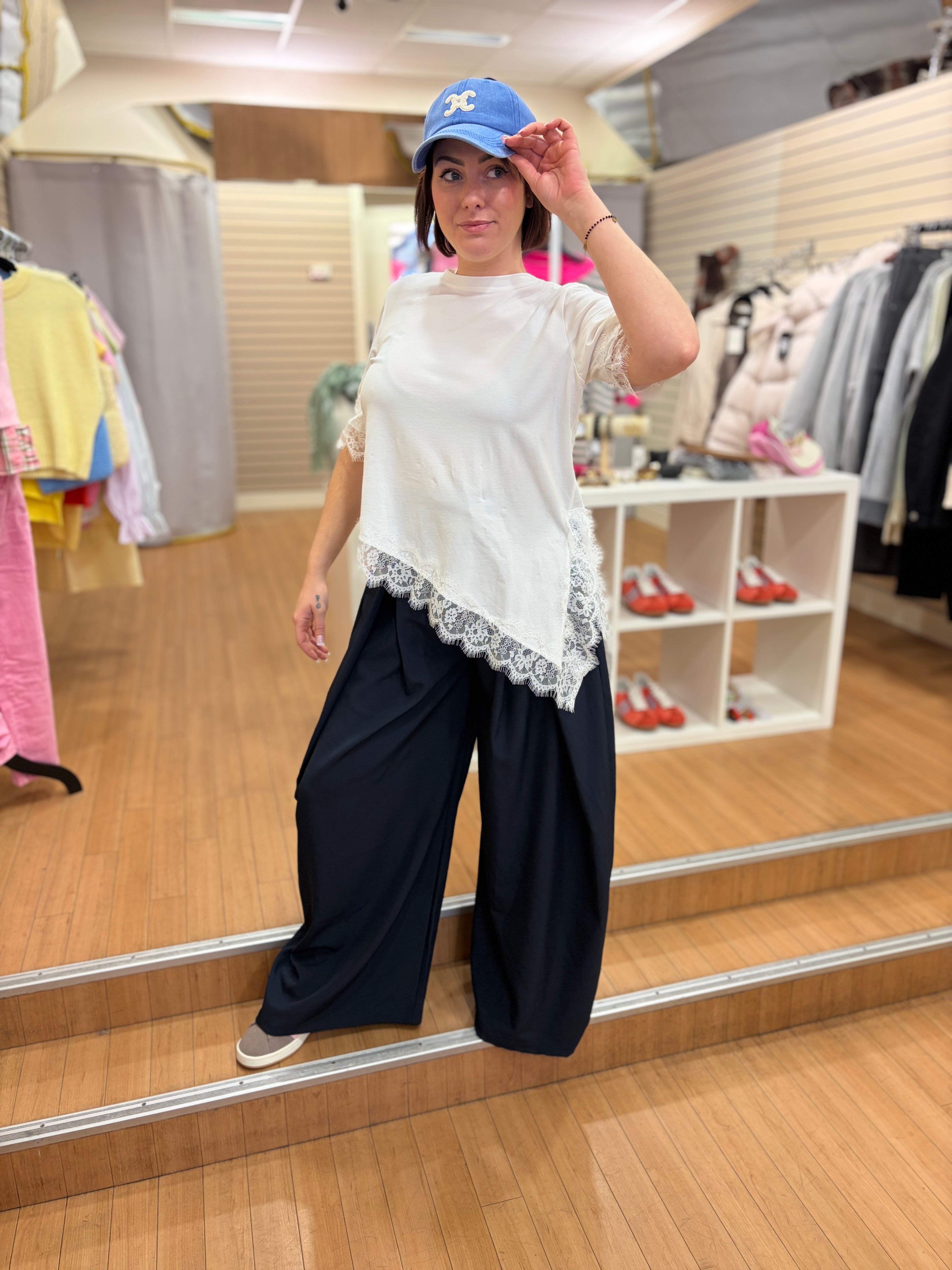 T-shirt asymétrique dentelle